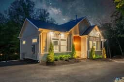 3225CreeksideEscape - Image 2