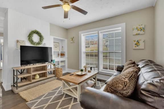 107 N C Main - Image 4