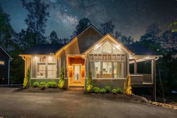 3225CreeksideEscape - Image 1